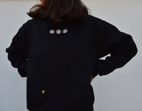 Daisies Hoodie Sweatshirt - black